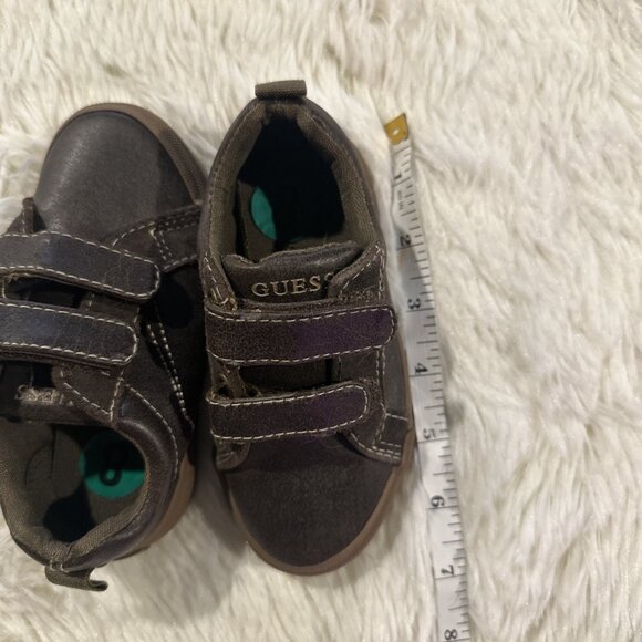 Guess toddler hook and loop shoes 8 NWOT brown designer - Picture 6 of 7